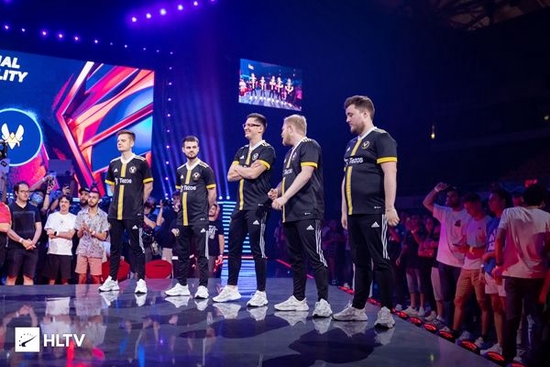 一加15手机全新游戏体验搭载高端陀螺仪